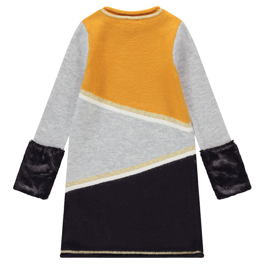 Robe manches longues en tricot avec jeux de contrastes et détails fausse fourrure 