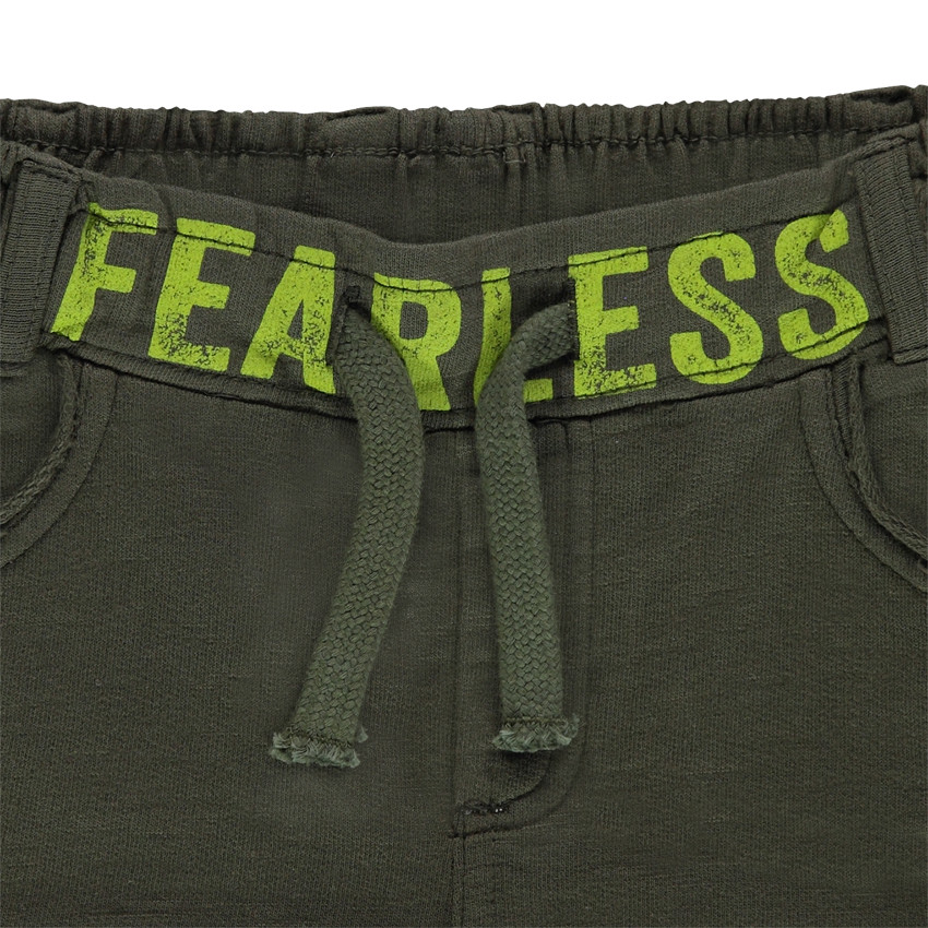 Bermuda en molleton léger avec poches et inscription printée 