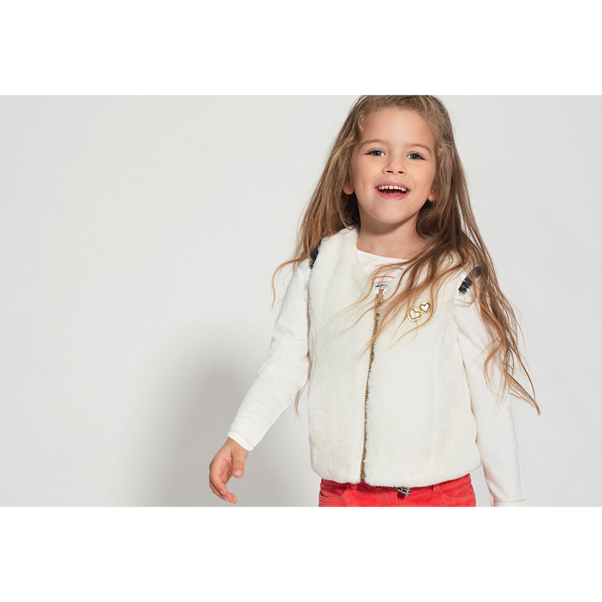 Gilet sans manches en sherpa avec coeurs patchés 