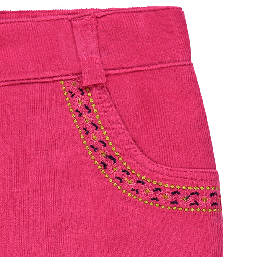 Pantalon en velours milleraies avec broderies 
