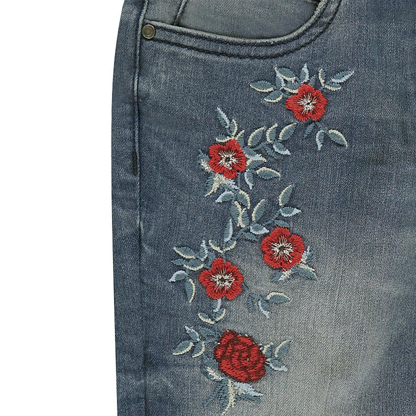 Junior - Jeans effet used et crinkle avec roses brodées 