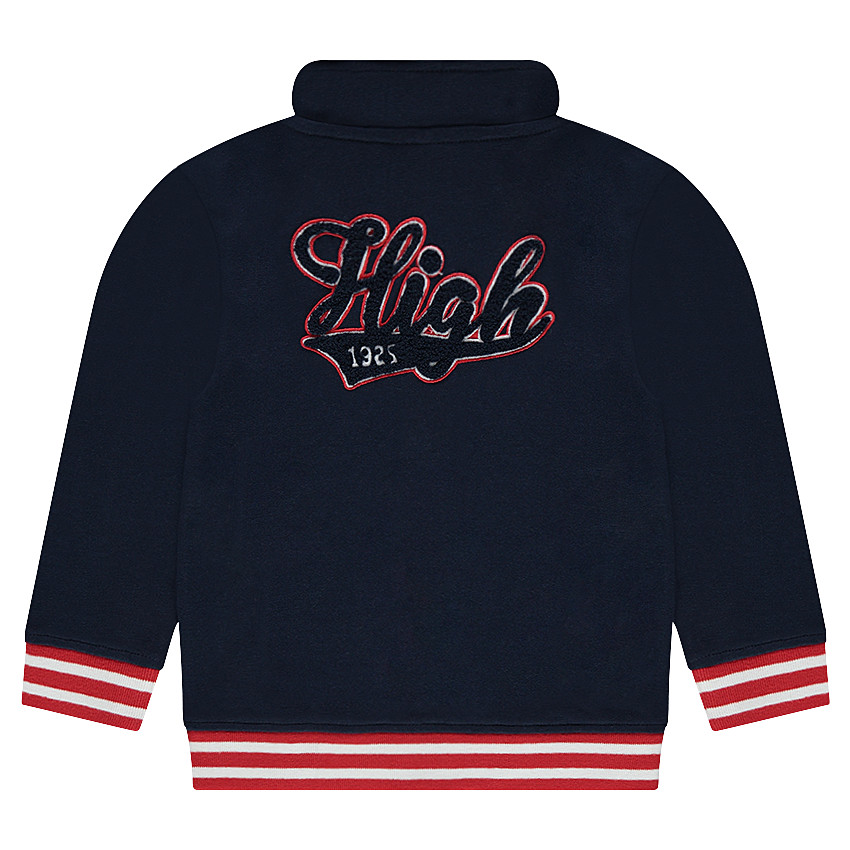 Gilet en molleton avec badge forme écusson et inscription brodée au dos 