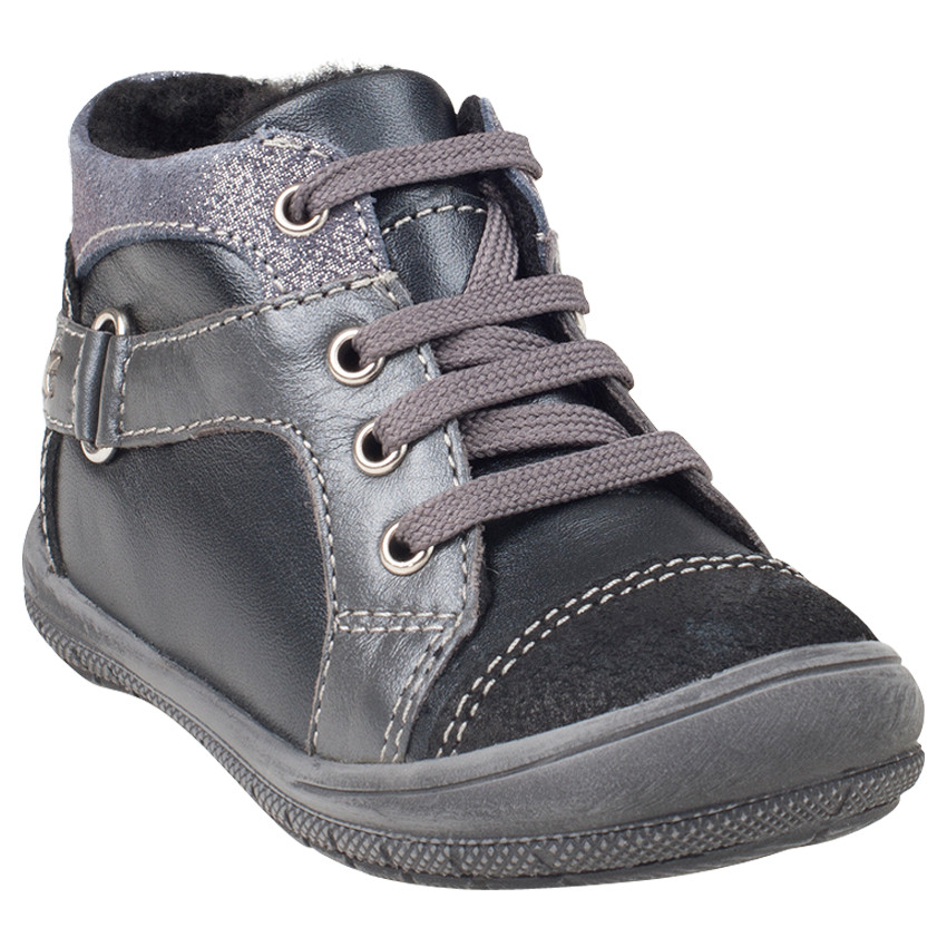 Bottillons en cuir à lacets, zip et rivets étoiles 