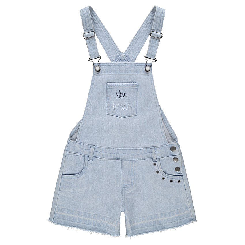 Salopette-short en jeans effet used avec rivets fantaisie 