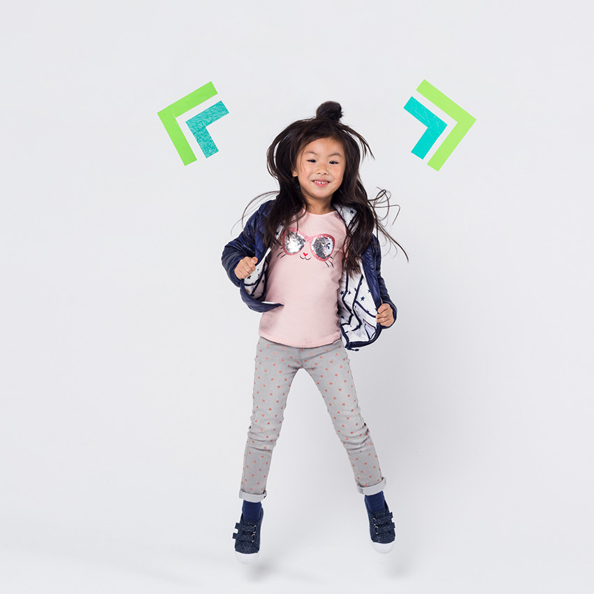 Doudoune light* imperméable à capuche avec sac de rangement printé 