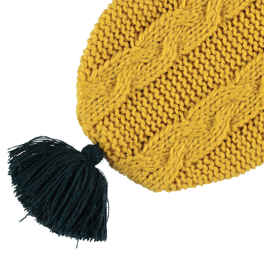 Écharpe en tricot avec pompons 