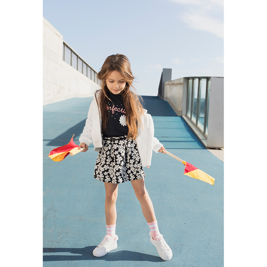 Jupe volantée avec fleurs en jacquard 