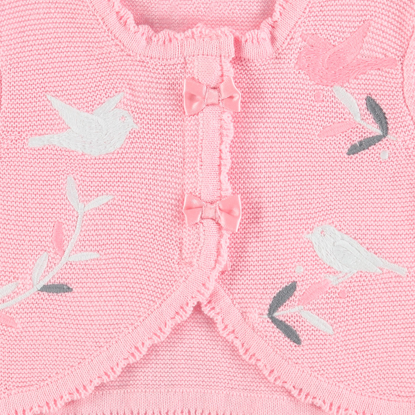 Gilet en tricot avec broderies florales 