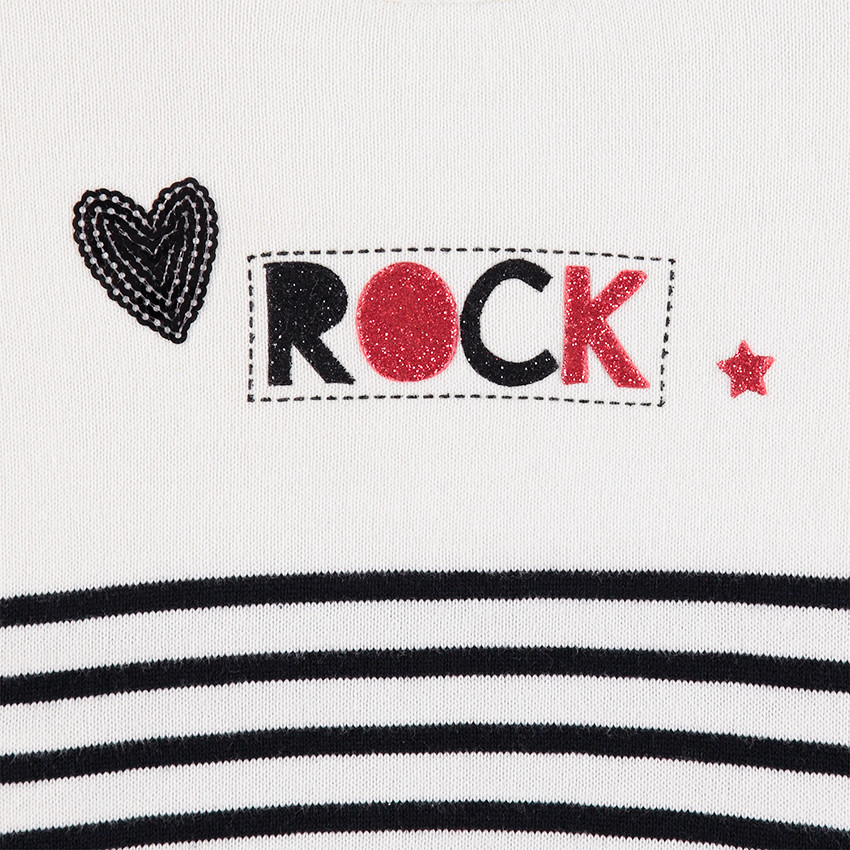 Pull en tricot avec rayures contrastées et emmanchures volantées 