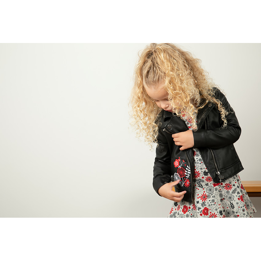 Perfecto en simili cuir avec fleurs brodées 