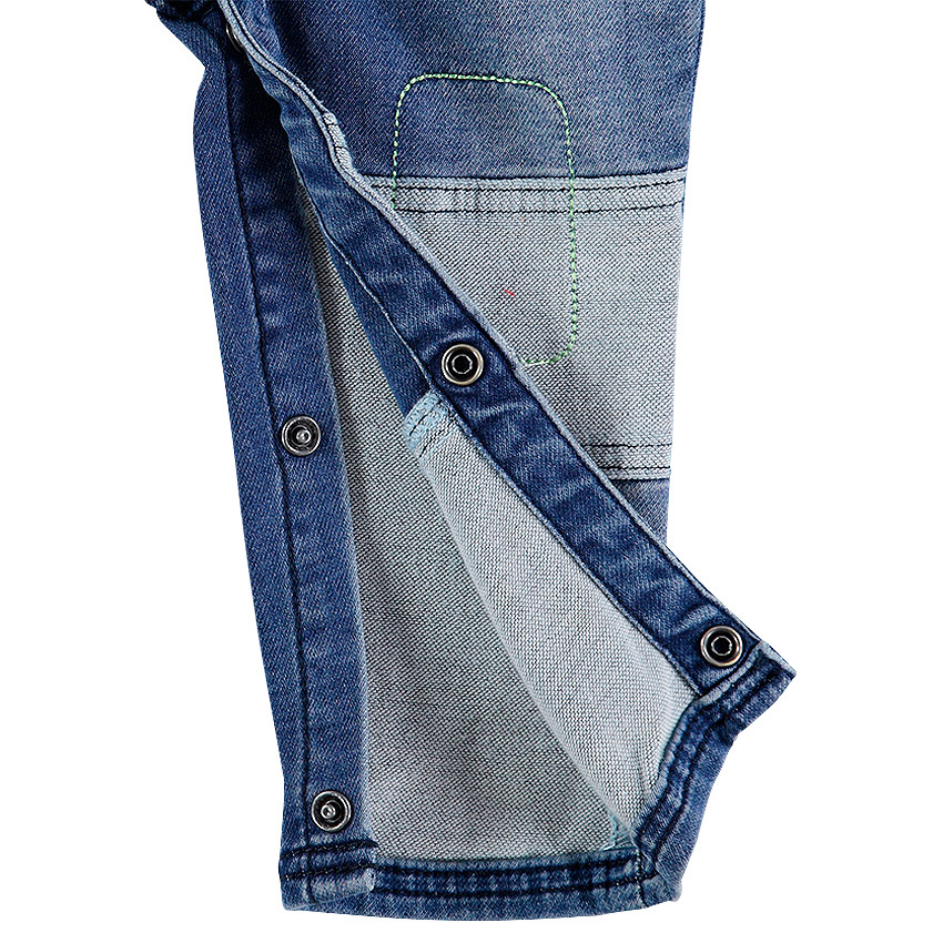 Salopette en denim like effet used avec ourson patché 