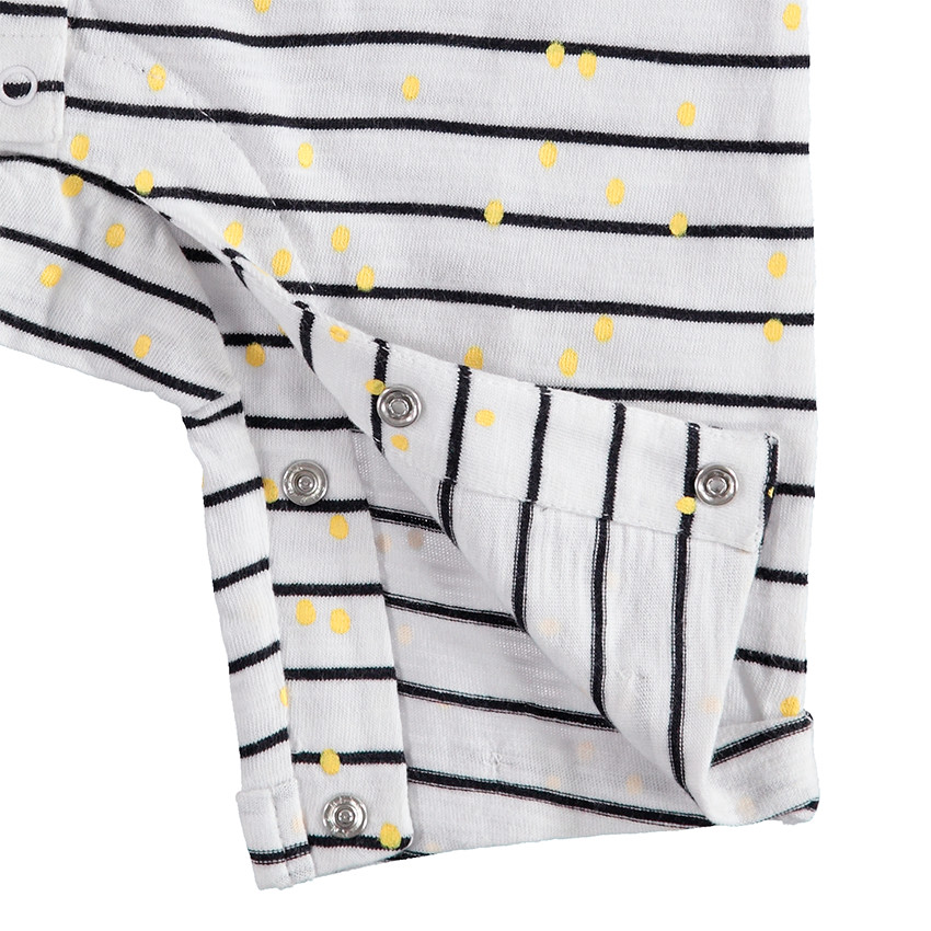 Combinaison courte à rayures et pois avec patch citron et noeud au dos 