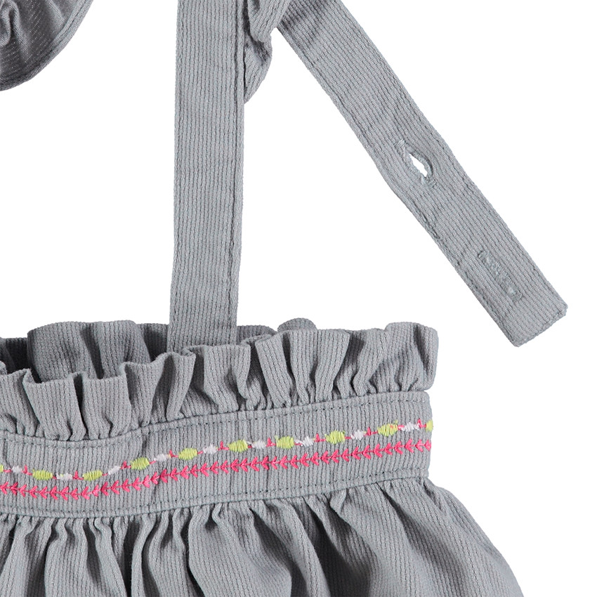 Jupe courte volantée esprit rétro en velours avec broderies 