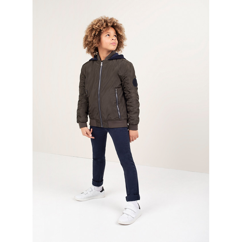 Blouson kaki à larges poches zippées et capuche printée en molleton 