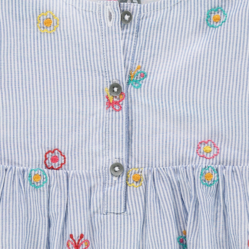 Robe manches courtes style chemise à fines rayures et motifs brodés 