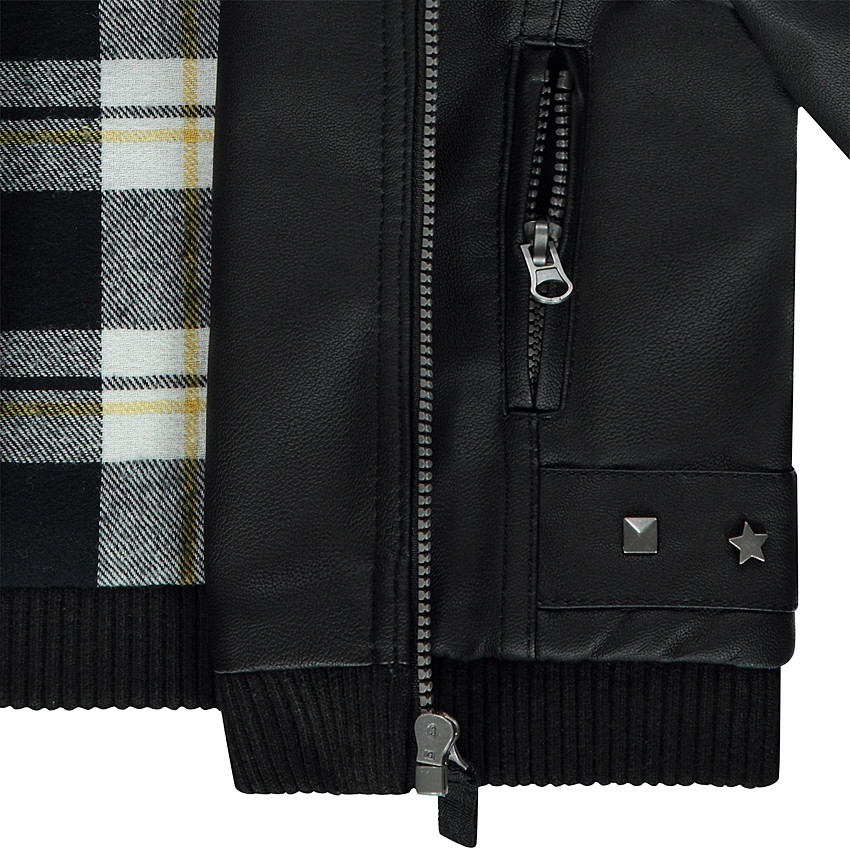 Perfecto en simili cuir avec rivets métallisés et texte printé au dos 