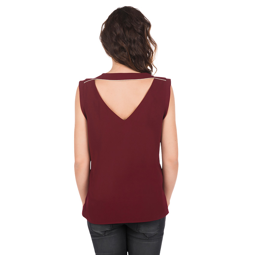 Top de grossesse sans manches en crêpe avec détails dorés et ouverture dos 