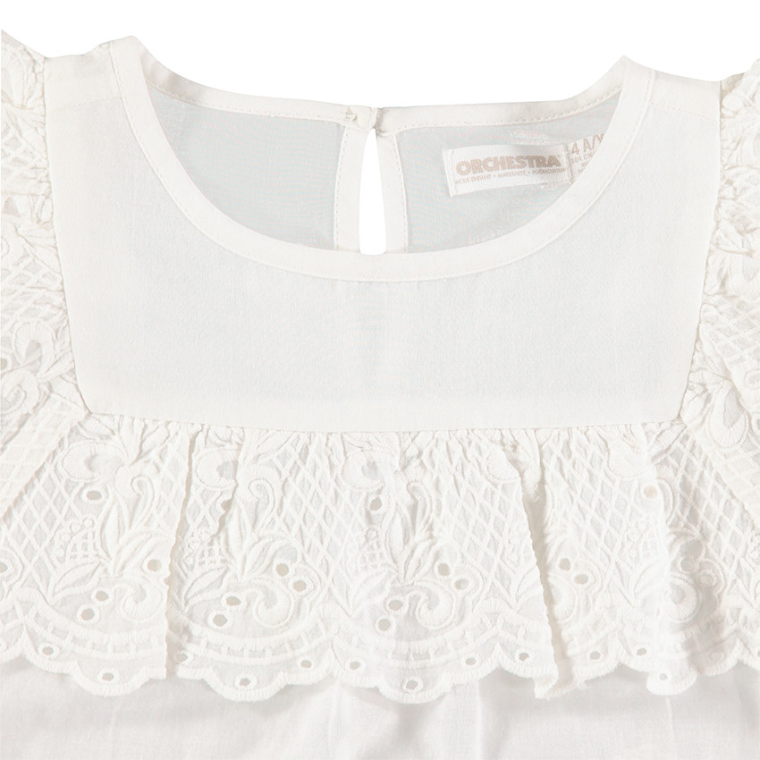 Tunique à manches 3/4 volantée et détails en broderie anglaise 