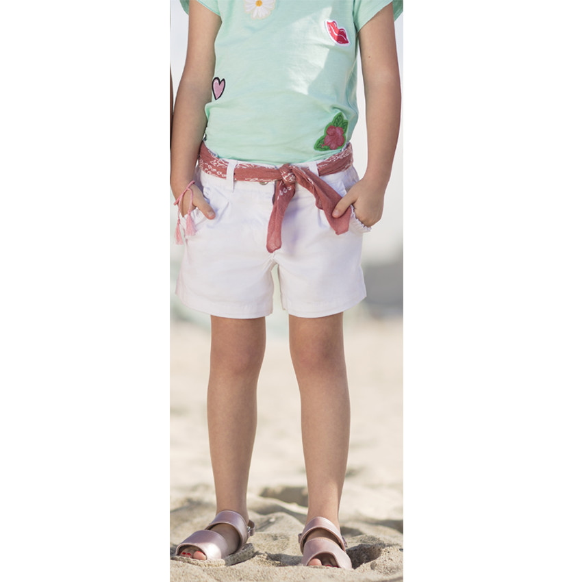 Short en twill avec volants sur les poches 