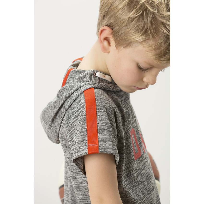 Tee-shirt manches courtes à capuche avec inscription effet mesh sur le devant 