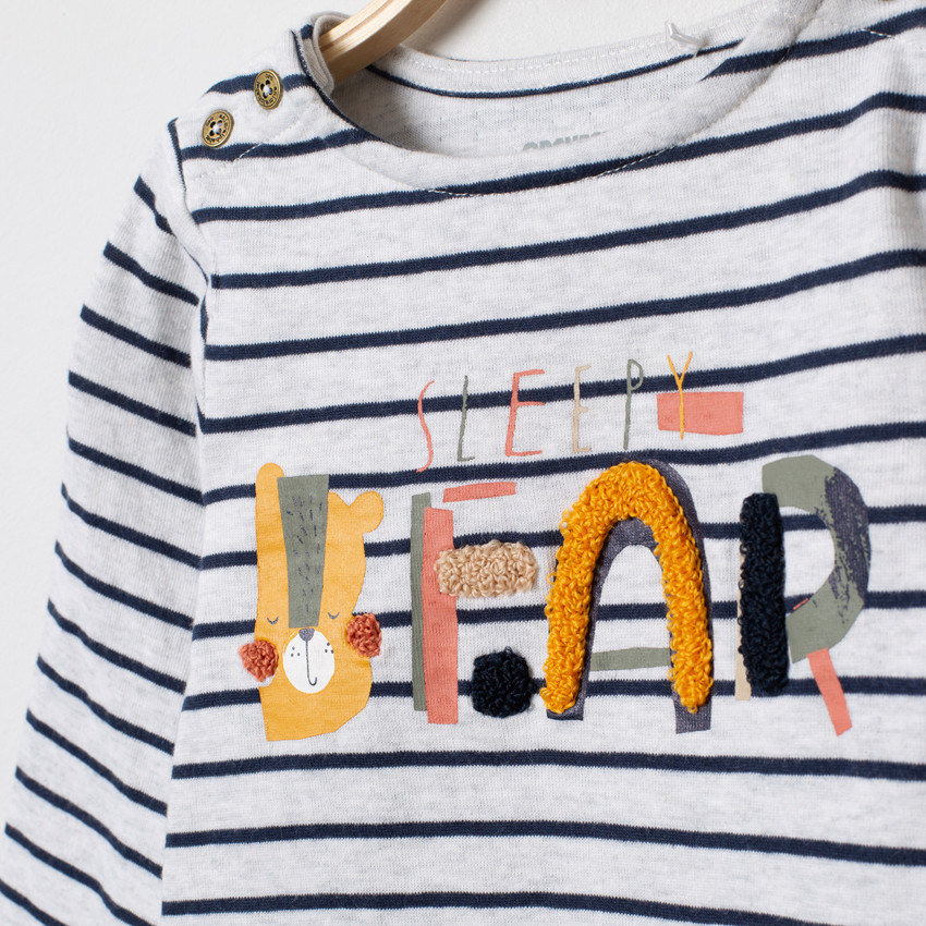 Marinière à col boutonné et message en bouclette 