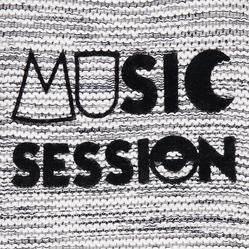 Pull en maille twistée avec col zippé et texte printé 