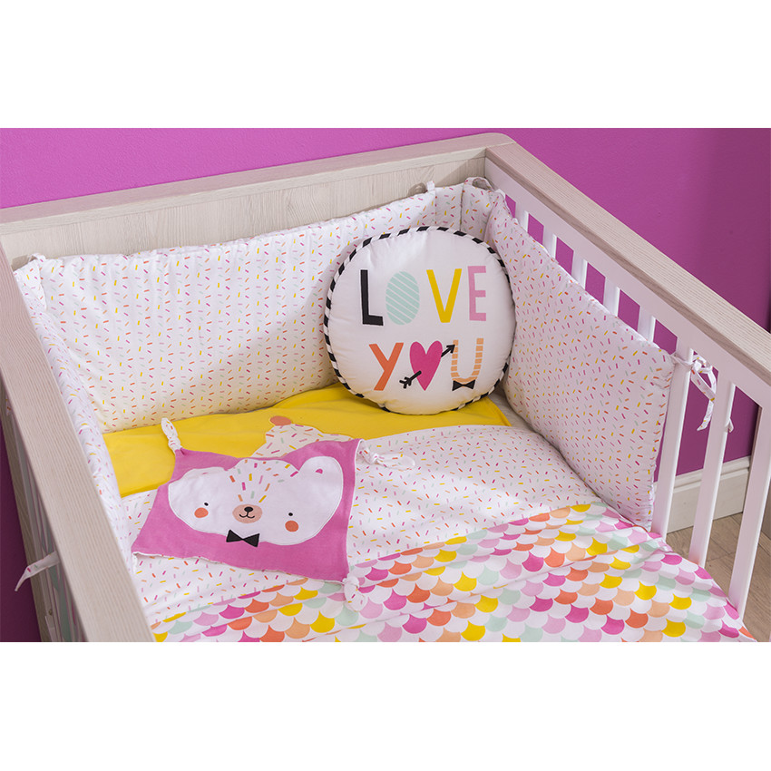 Tour de lit en popeline à nouettes avec patch cupcake 