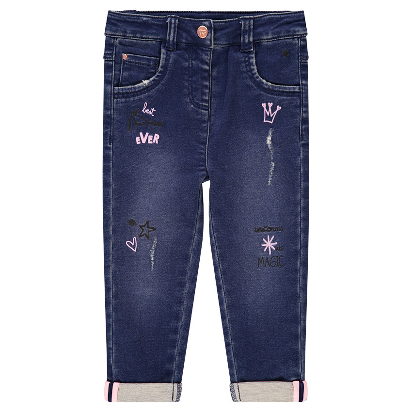 Jeans effet used et crinkle avec syboles colorés printés 