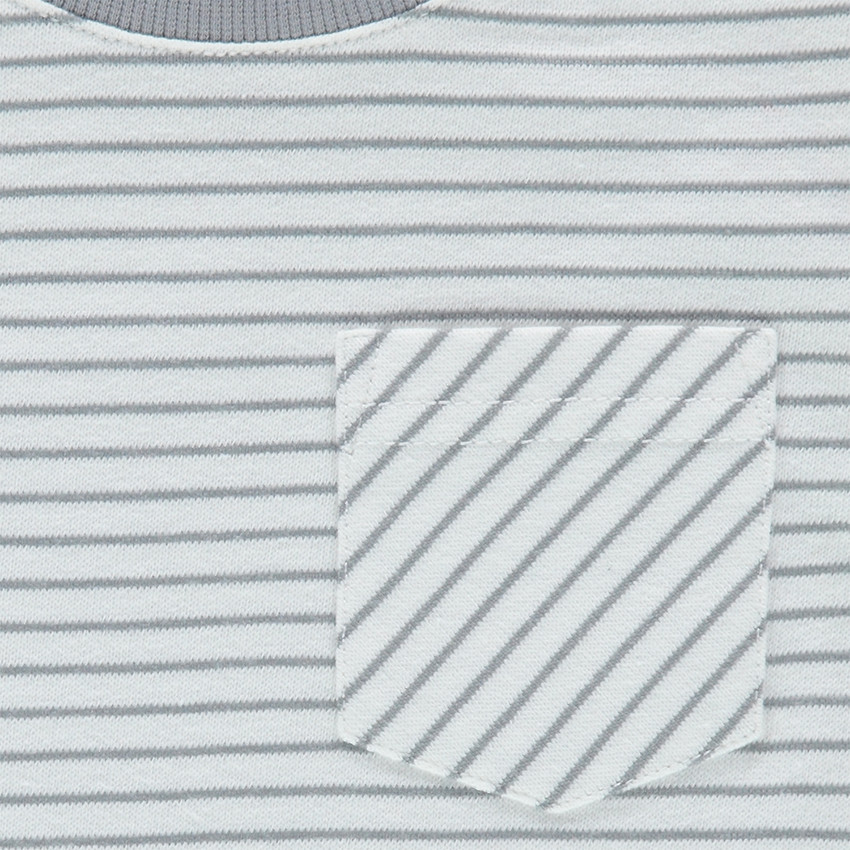 Tee-shirt manches courtes à rayures all-over avec poche 