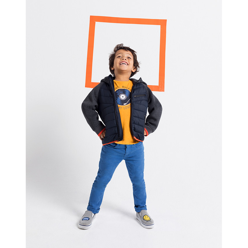 Pantalon effet crinkle avec poche à inscription reliéfée 