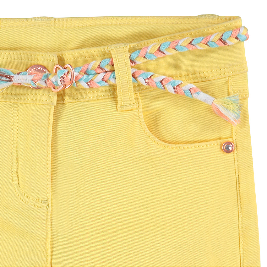 Pantacourt en coton uni avec ceinture tressée amovible 