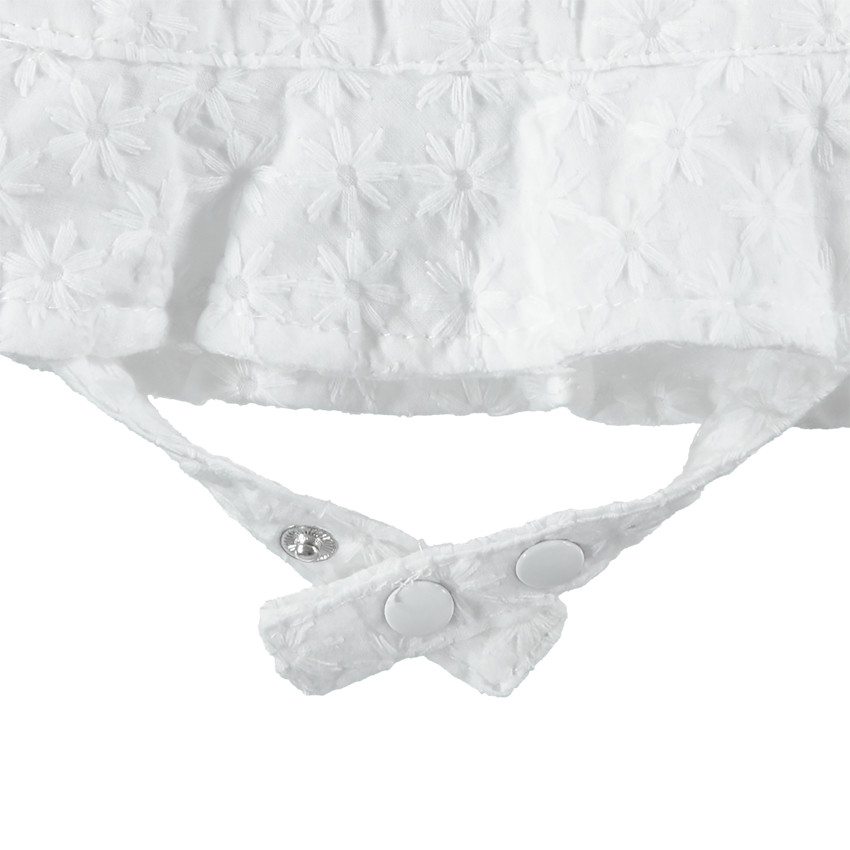 Charlotte avec fleurs brodées ton sur ton 