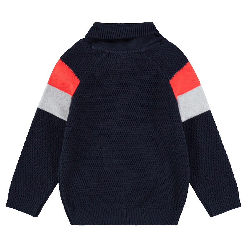 Pull en tricot fantaisie avec col roulé et inscription en jacquard 