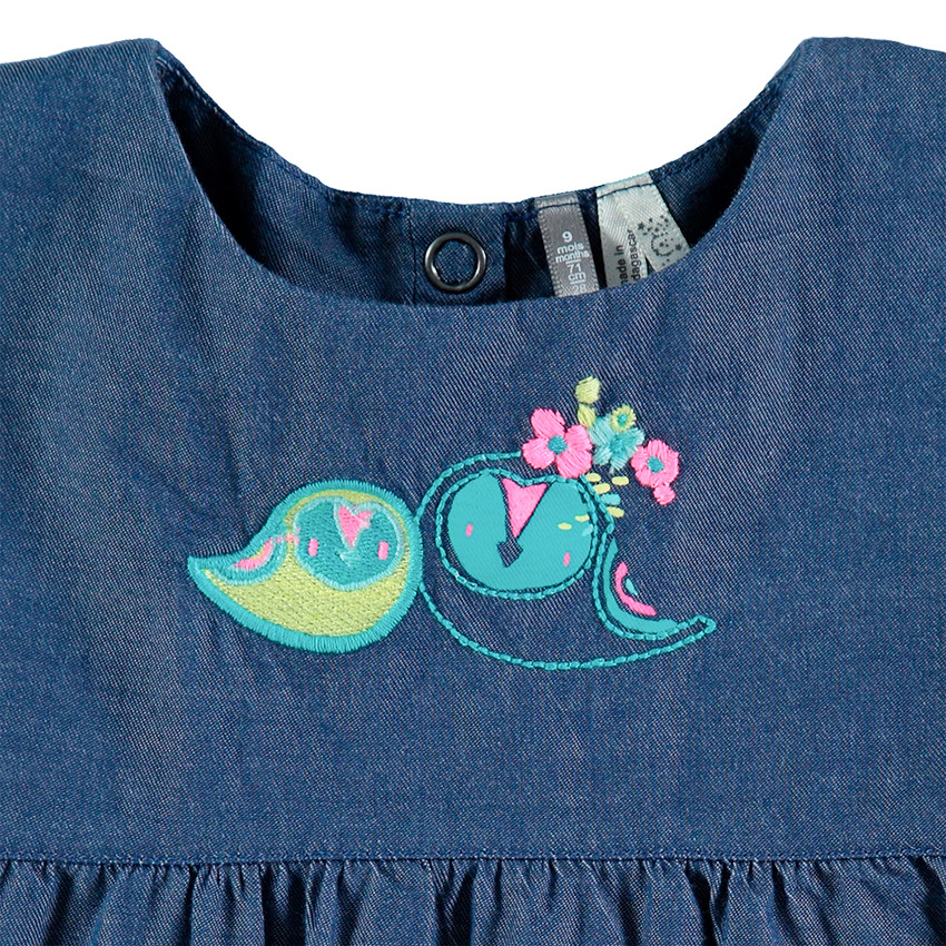 Robe manches courtes en chambray avec motifs brodés 
