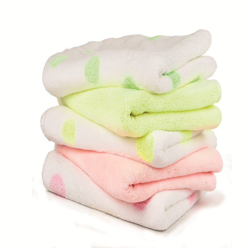 Couverture en sherpa à pois colorés  