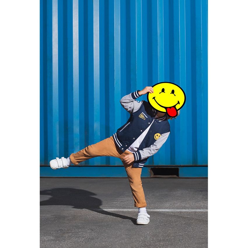 Pantalon effet crinkle avec poche à inscription reliéfée 