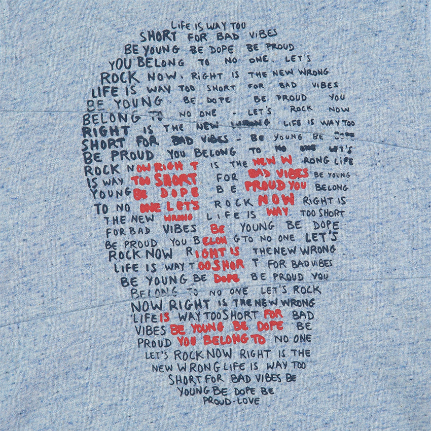 Tee-shirt manches longues à capuche print tête de mort 