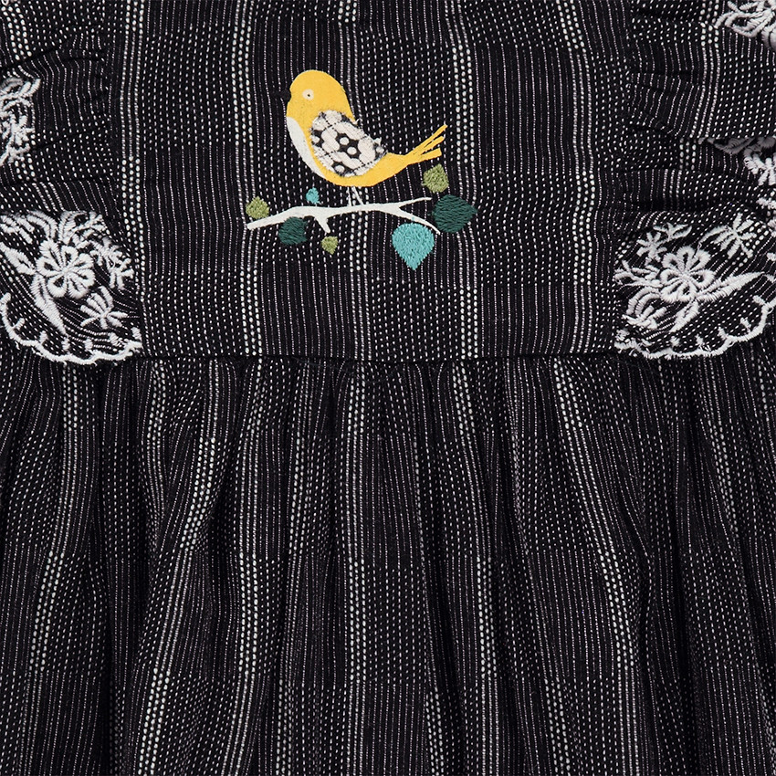 Robe à manches courtes volantées avec broderies et oiseau printé 