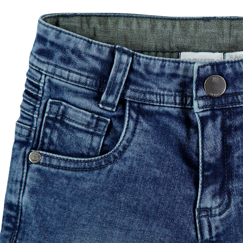 Bermuda en jeans effet used et crinkle avec surpiqûres 