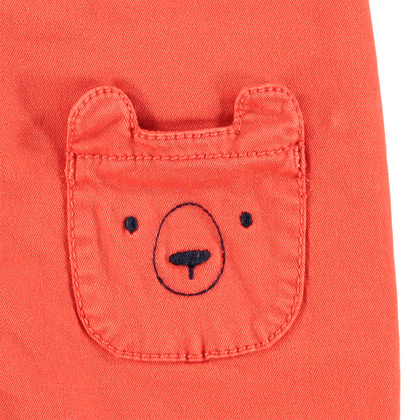 Pantalon en twill avec badge et poche forme ourson 