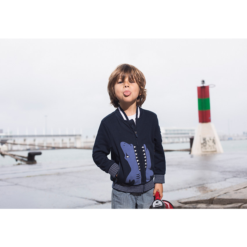 Gilet en molleton style teddy avec requin brodé et poches zippées 