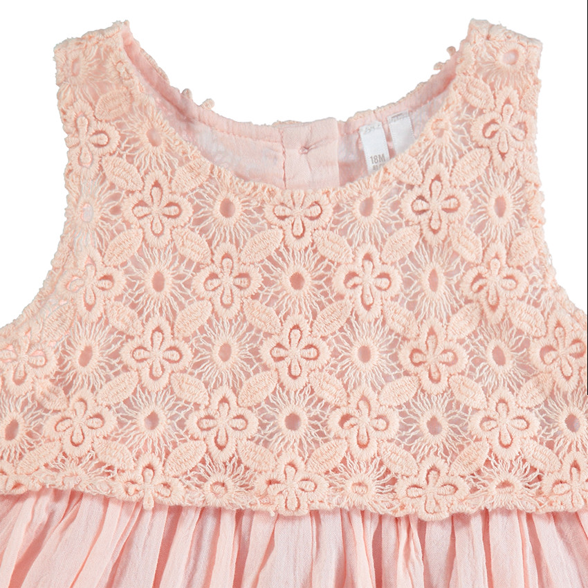 Robe rose bi-matière en dentelle et crêpe 