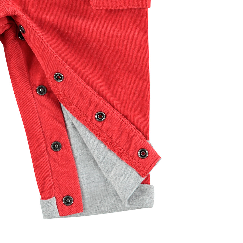 Ensemble avec salopette en velours et tee-shirt manches longues rayé 