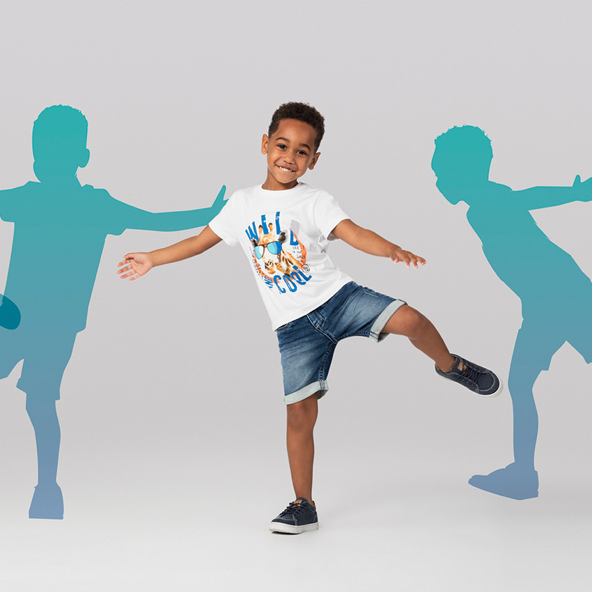 Tee-shirt manches courtes avec girafe printée 