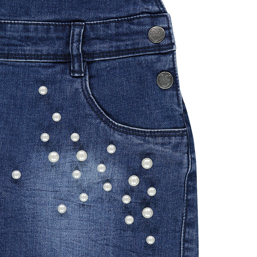 Salopette short en jeans avec perles fantaisie 