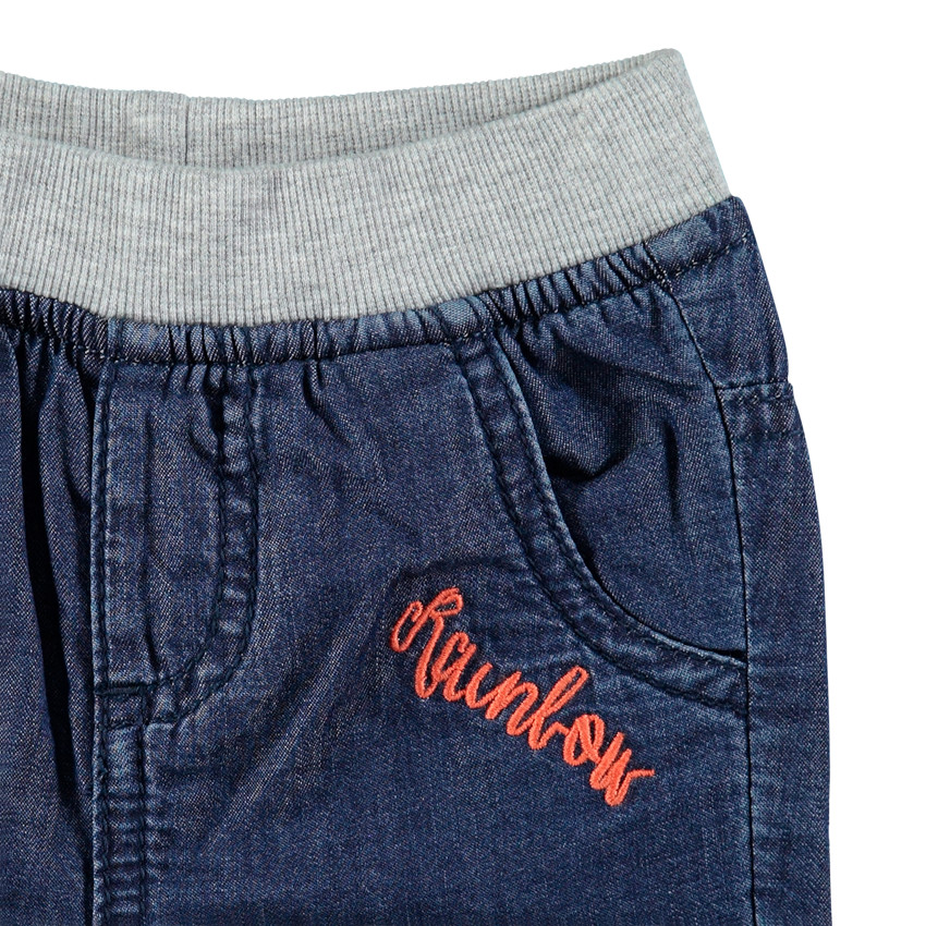 Ensemble avec tee-shirt manches longues vert et jeans à broderies 