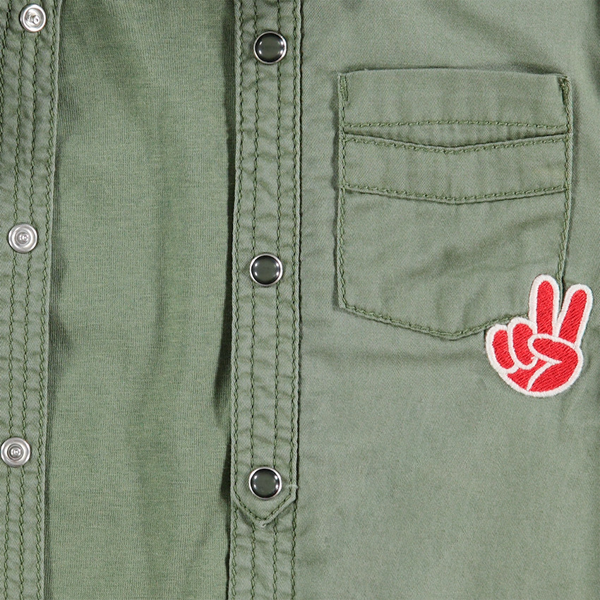 Chemise manches longues en coton surteint avec badges patchés 