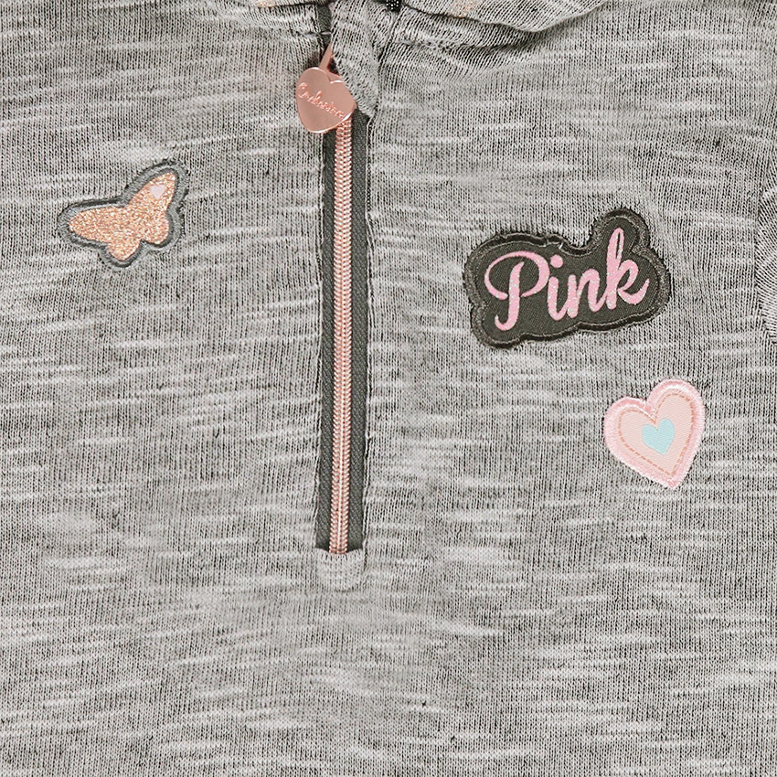 Robe à capuche en molleton avec badges papillon et coeur 