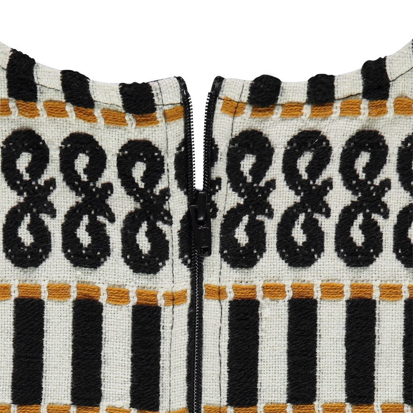 Robe manches courtes à motif ethnique jacquard et franges 