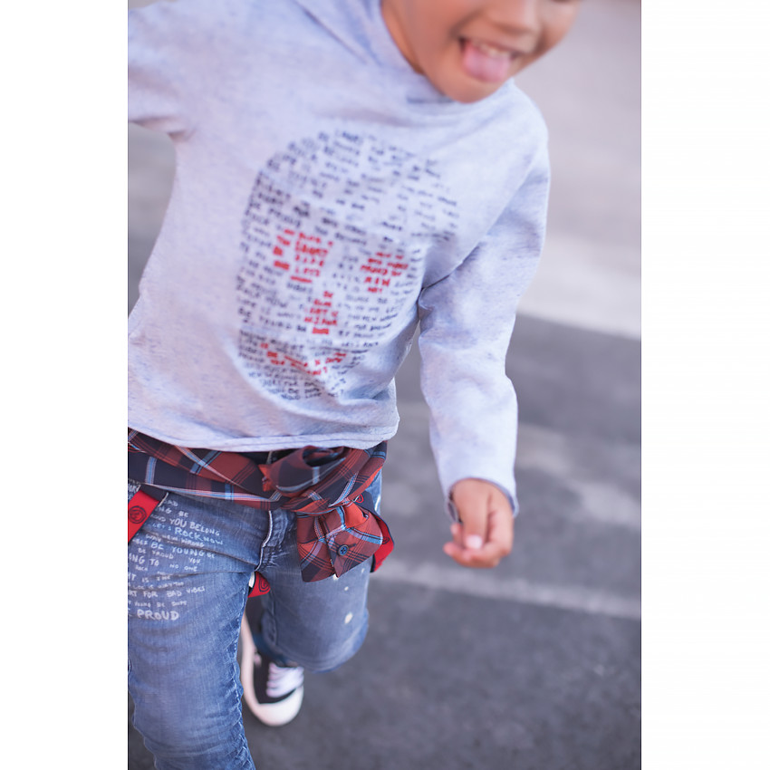 Tee-shirt manches longues à capuche print tête de mort 